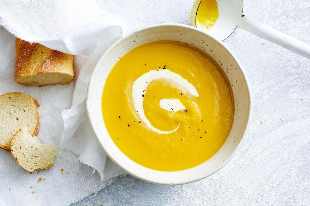 While following the stomach ulcer diet, you can prepare pureed pumpkin soup