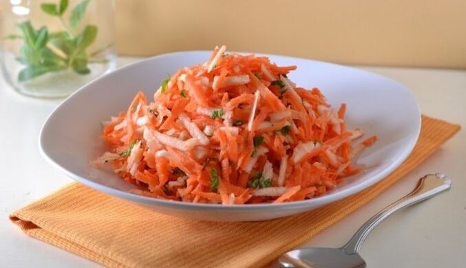 Diet carrot and apple salad will provide vitamins to the body of a person who is losing weight